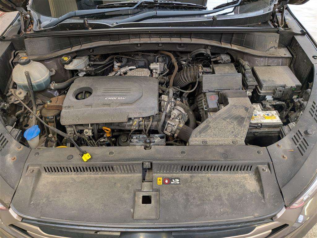 <p>2016 HYUNDAI TUCSON SE NAV B-DRIVE 2WD</p>