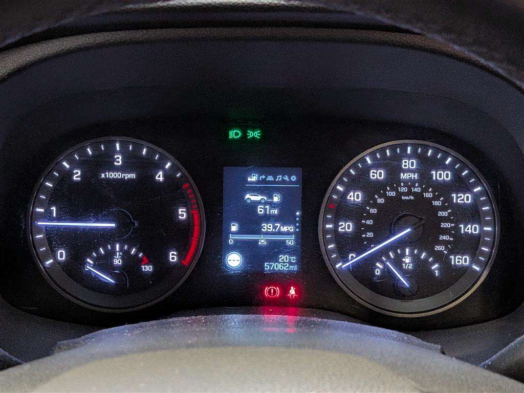 <p>2016 HYUNDAI TUCSON SE NAV B-DRIVE 2WD</p>