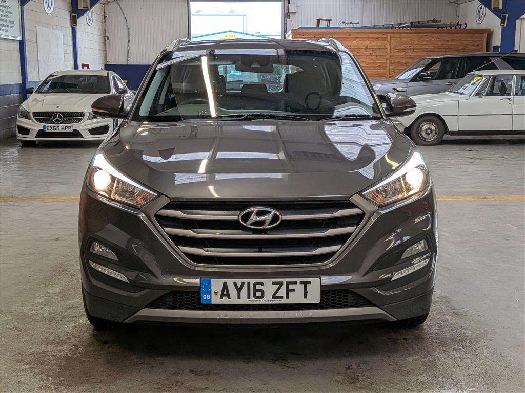 <p>2016 HYUNDAI TUCSON SE NAV B-DRIVE 2WD</p>