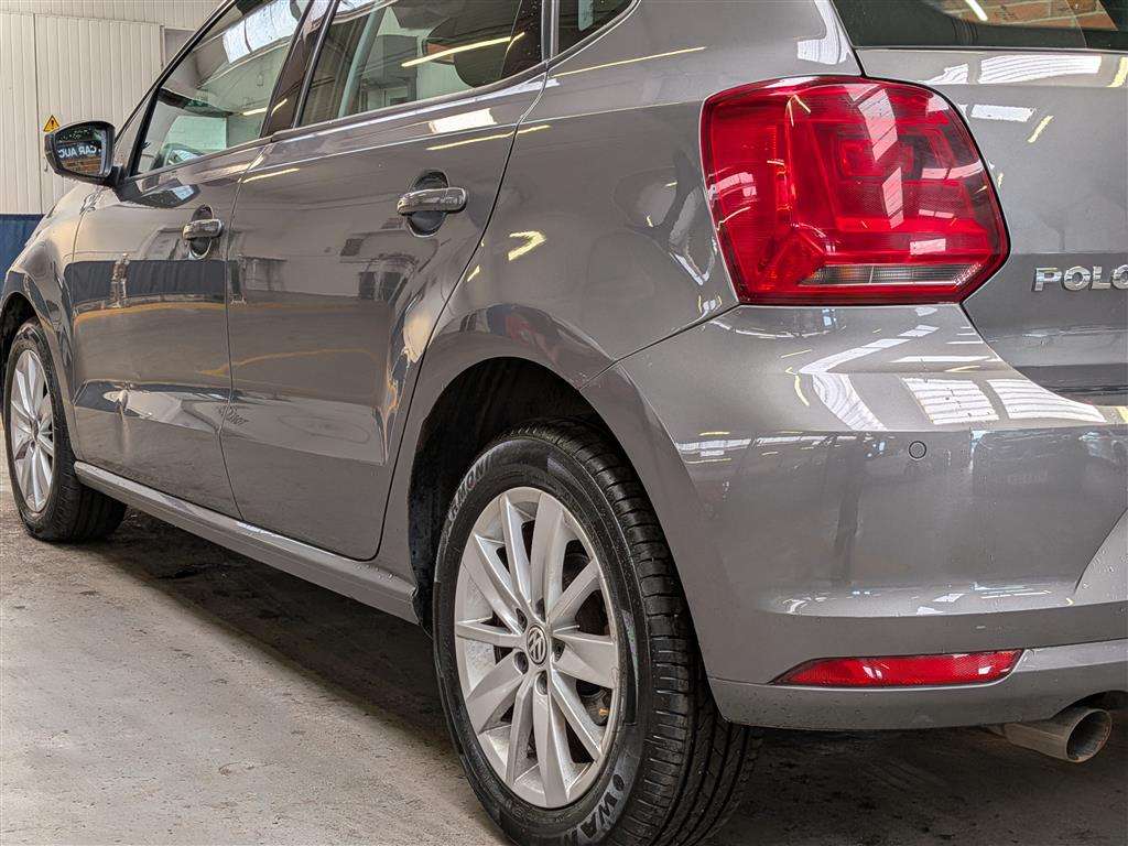 <p>2015 VOLKSWAGEN POLO SE TSI</p>