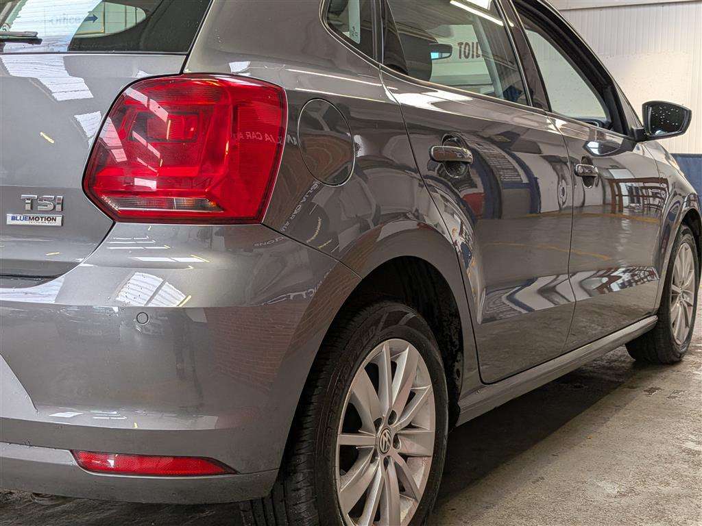 <p>2015 VOLKSWAGEN POLO SE TSI</p>
