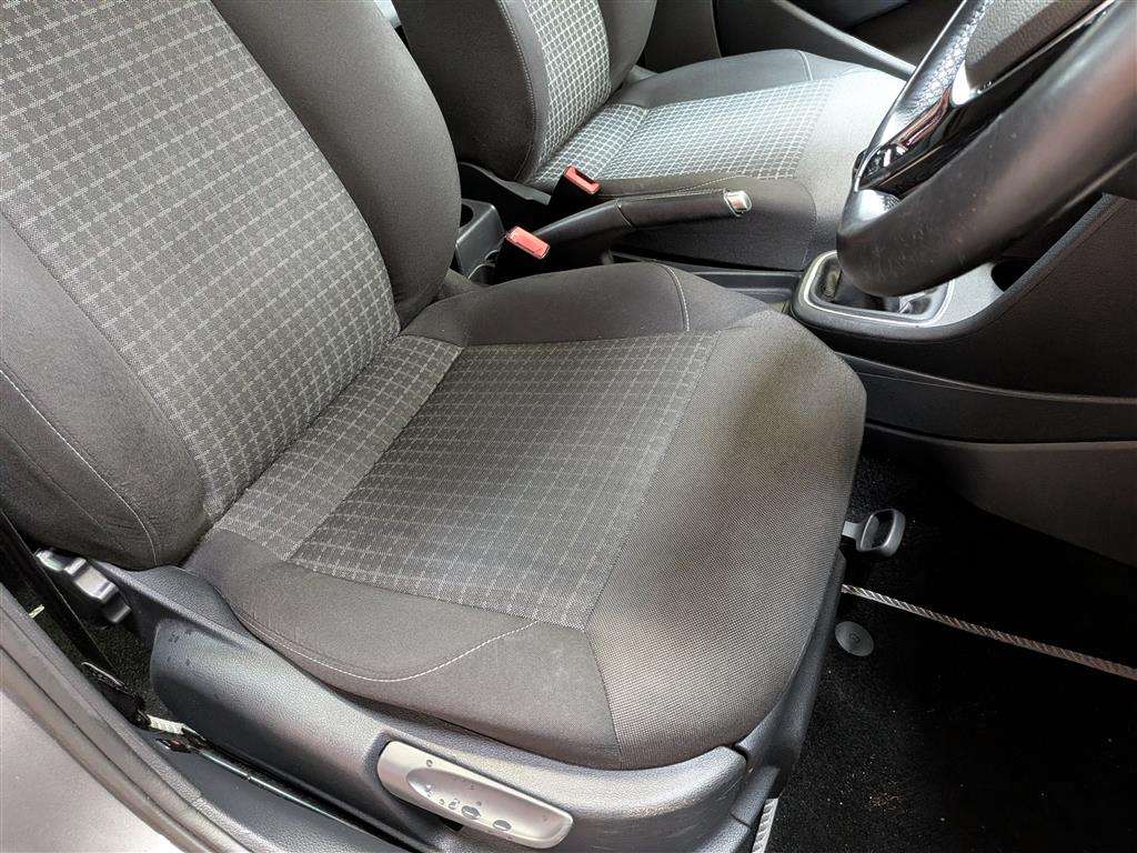 <p>2015 VOLKSWAGEN POLO SE TSI</p>