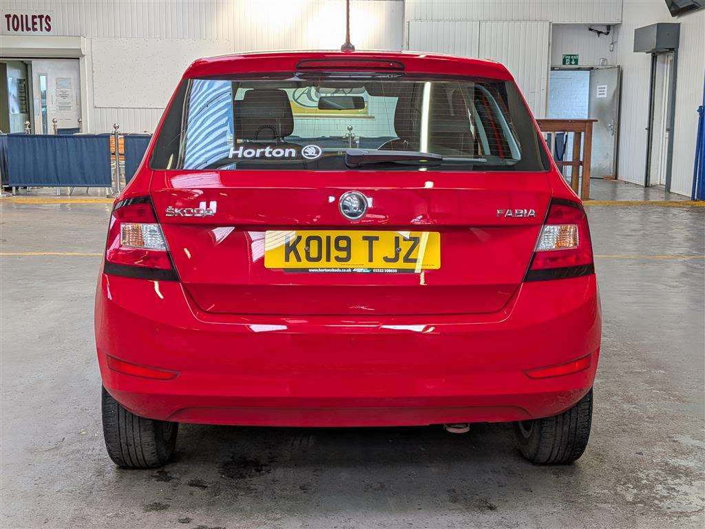 <p>2019 SKODA FABIA SE MPI</p>