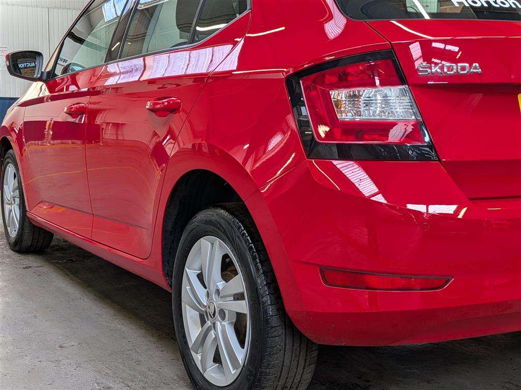 <p>2019 SKODA FABIA SE MPI</p>