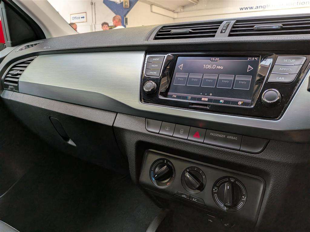 <p>2019 SKODA FABIA SE MPI</p>