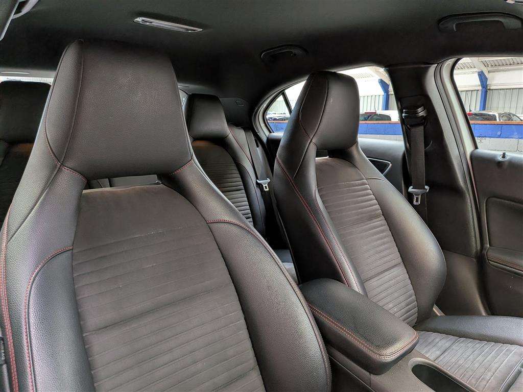 <p>2018 MERCEDES-BENZ A 160 AMG LINE</p>