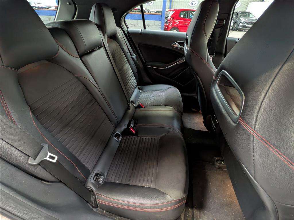 <p>2018 MERCEDES-BENZ A 160 AMG LINE</p>