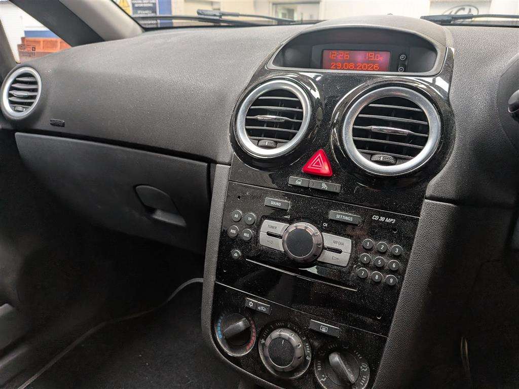 <p>2012 VAUXHALL CORSA SXI</p>