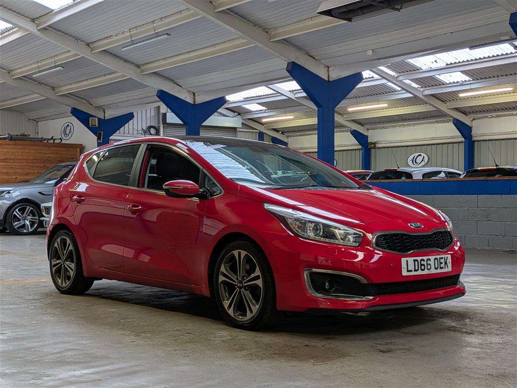 <p>2016 KIA CEED 4 TECH ISG CRDI</p>