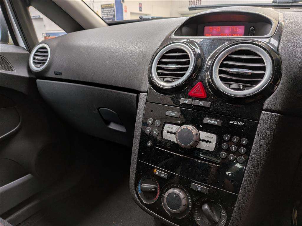<p>2012 VAUXHALL CORSA SXI AC</p>