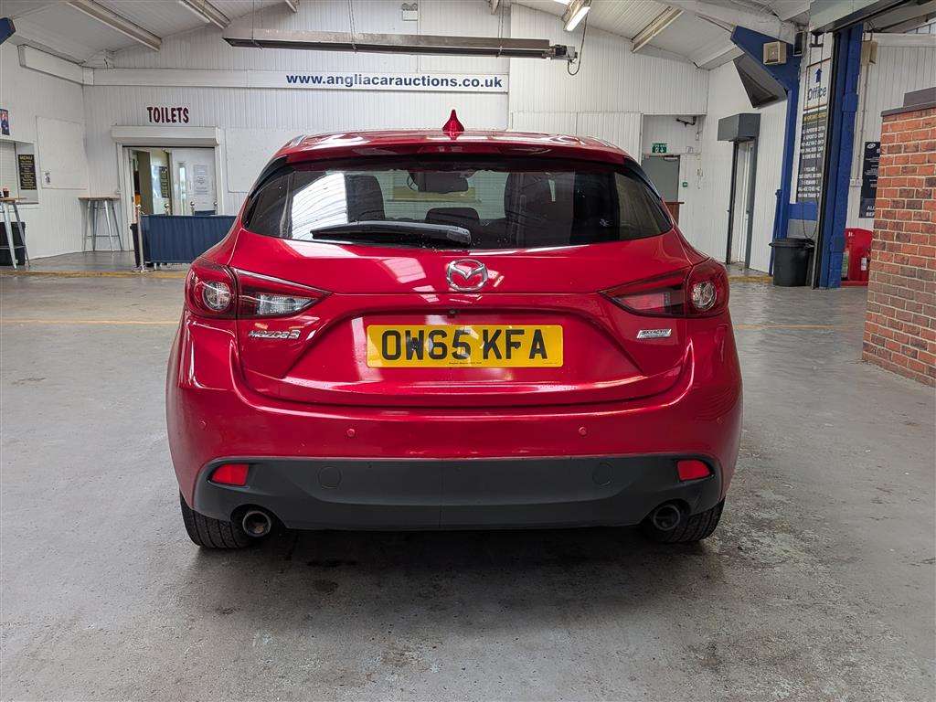 <p>2015 MAZDA 3 SPORT NAV</p>