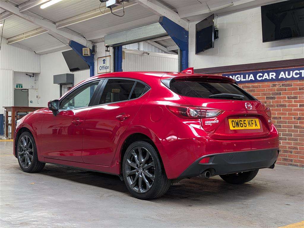 <p>2015 MAZDA 3 SPORT NAV</p>