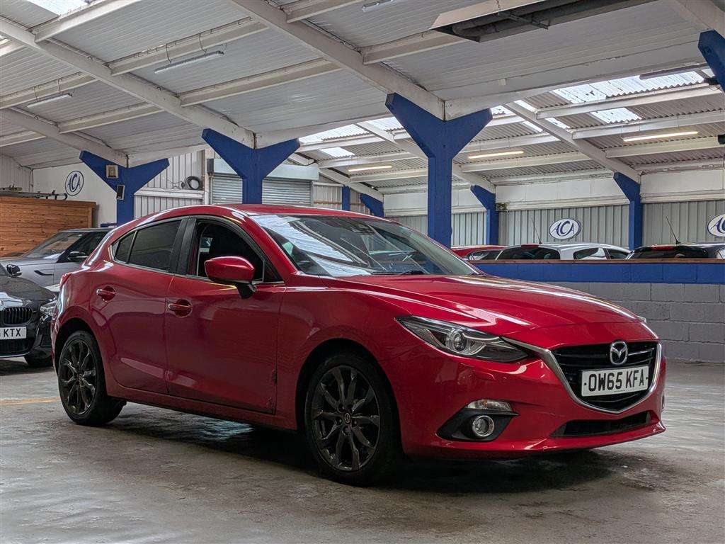 <p>2015 MAZDA 3 SPORT NAV</p>