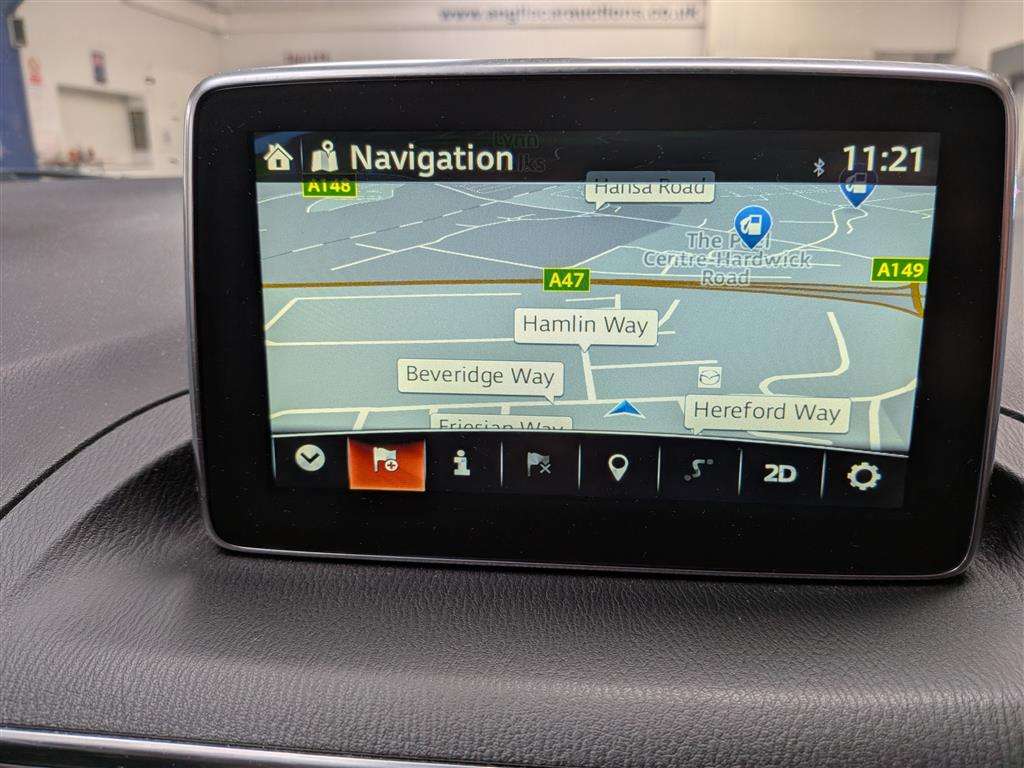 <p>2015 MAZDA 3 SPORT NAV</p>