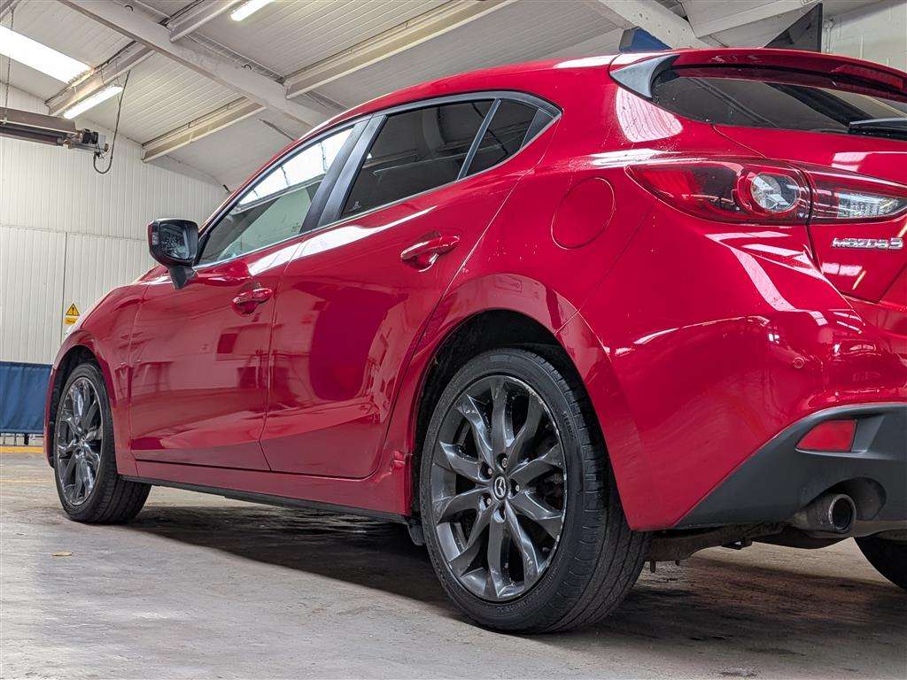 <p>2015 MAZDA 3 SPORT NAV</p>