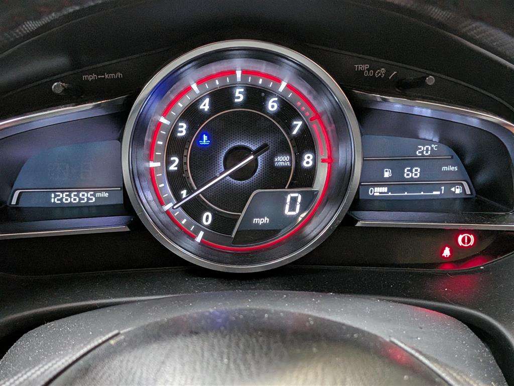 <p>2015 MAZDA 3 SPORT NAV</p>