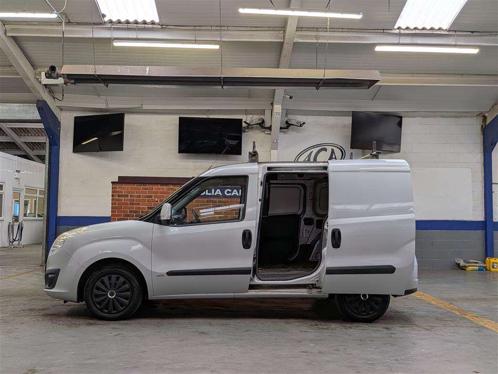 <p>2016 VAUXHALL COMBO 2000 L1H1 CDTI SPOR</p>