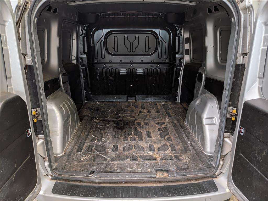 <p>2016 VAUXHALL COMBO 2000 L1H1 CDTI SPOR</p>