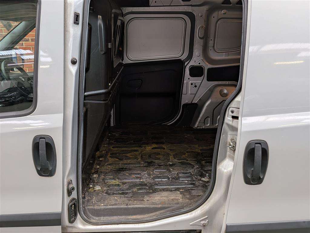 <p>2016 VAUXHALL COMBO 2000 L1H1 CDTI SPOR</p>