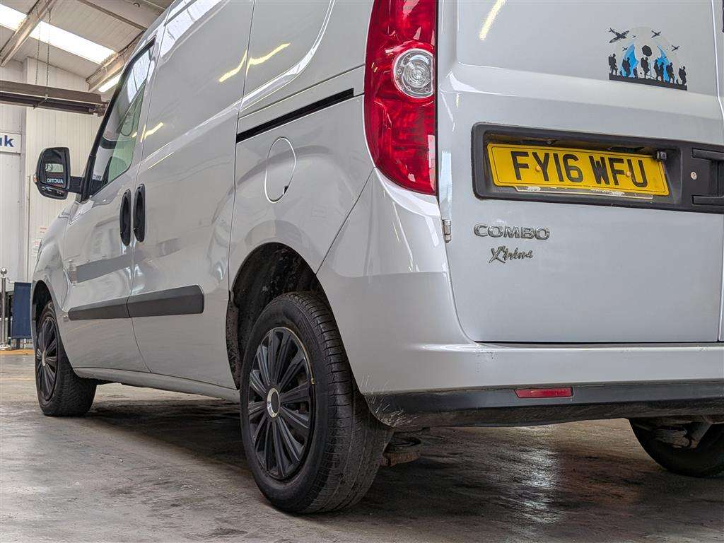 <p>2016 VAUXHALL COMBO 2000 L1H1 CDTI SPOR</p>
