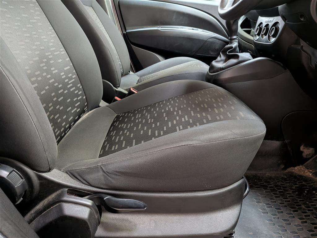 <p>2016 VAUXHALL COMBO 2000 L1H1 CDTI SPOR</p>