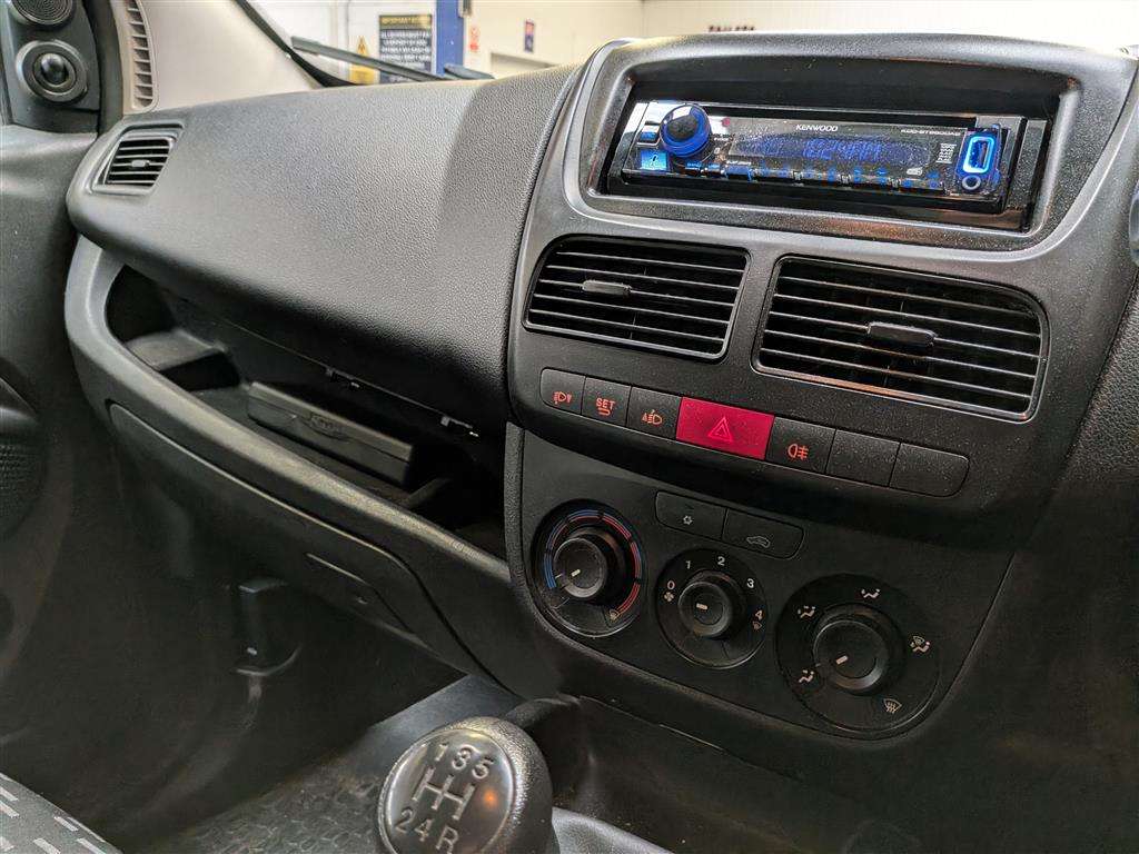 <p>2016 VAUXHALL COMBO 2000 L1H1 CDTI SPOR</p>
