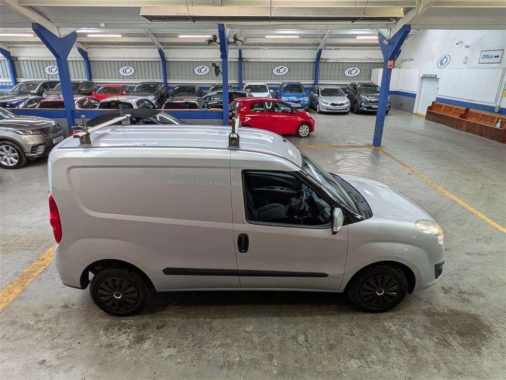 <p>2016 VAUXHALL COMBO 2000 L1H1 CDTI SPOR</p>