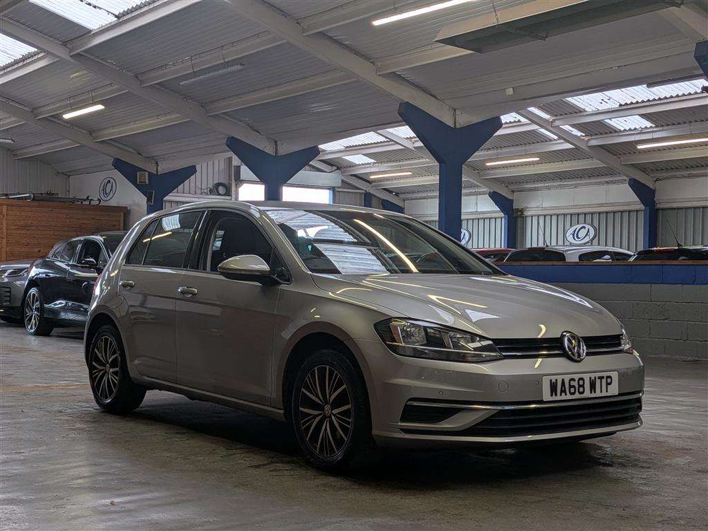<p>2018 VOLKSWAGEN GOLF SE NAVIGATION TDI BM</p>