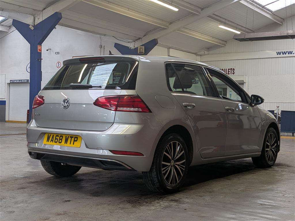<p>2018 VOLKSWAGEN GOLF SE NAVIGATION TDI BM</p>