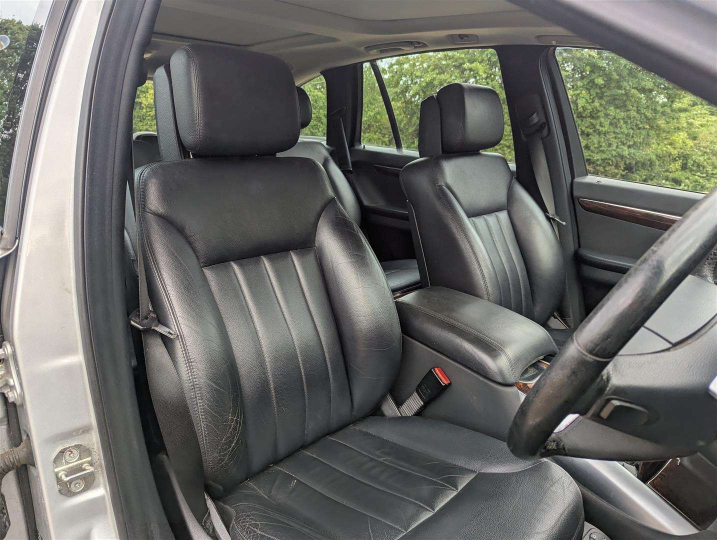 <p>2006 MERCEDES R500 SE A</p>