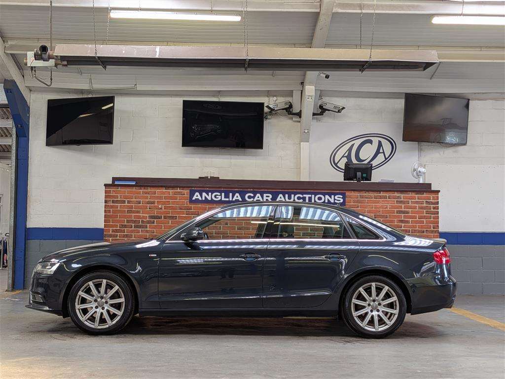 <p>2015 AUDI A4 TECHNIK TDI QUATTRO</p>
