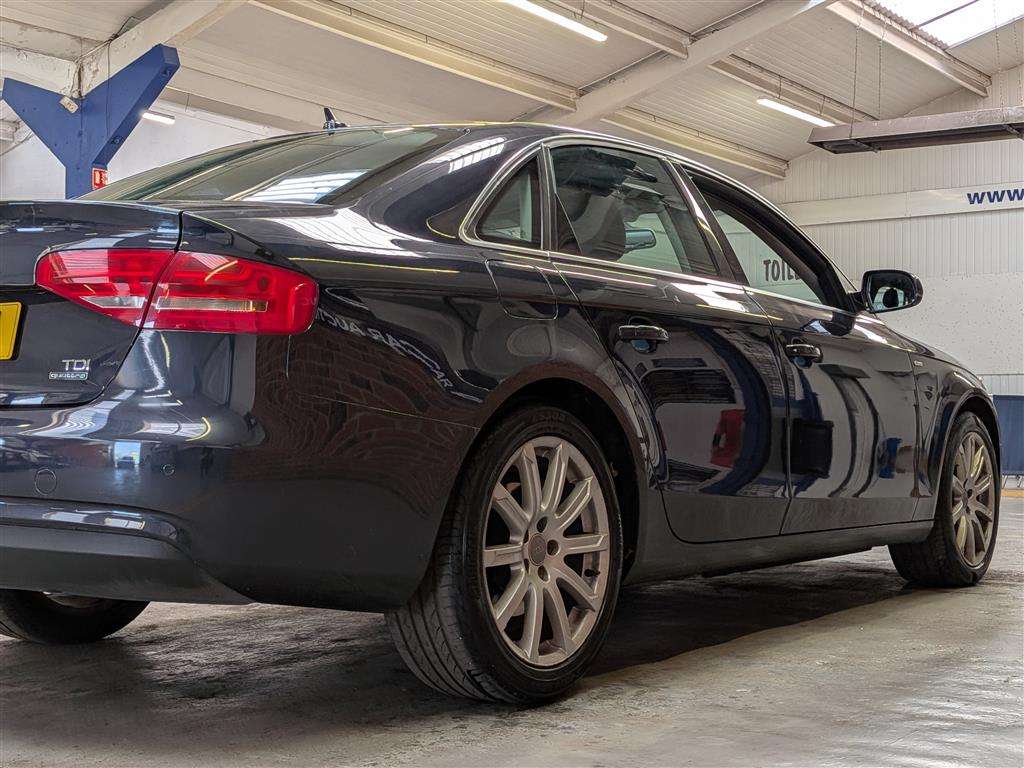 <p>2015 AUDI A4 TECHNIK TDI QUATTRO</p>