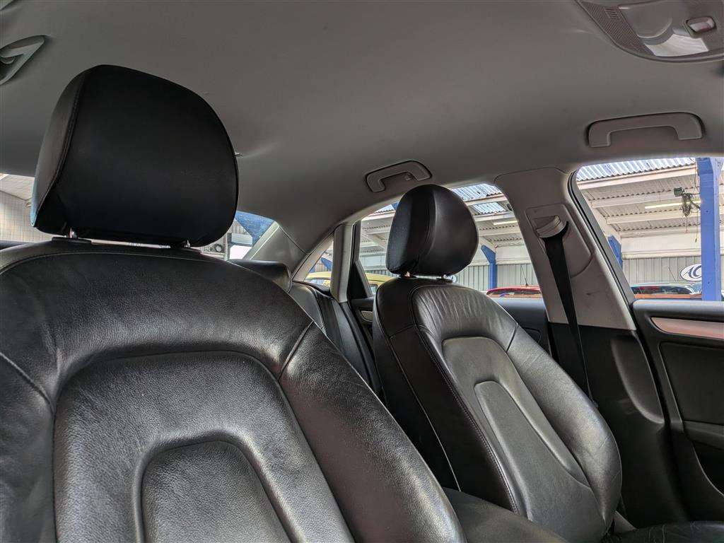 <p>2015 AUDI A4 TECHNIK TDI QUATTRO</p>