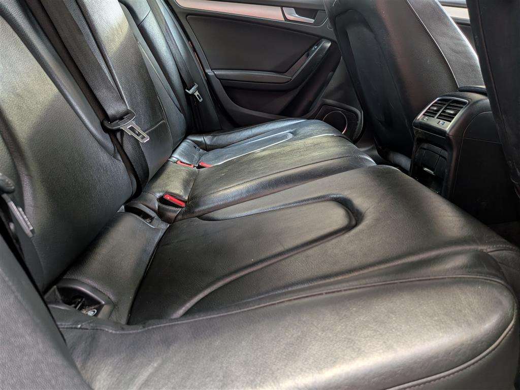 <p>2015 AUDI A4 TECHNIK TDI QUATTRO</p>
