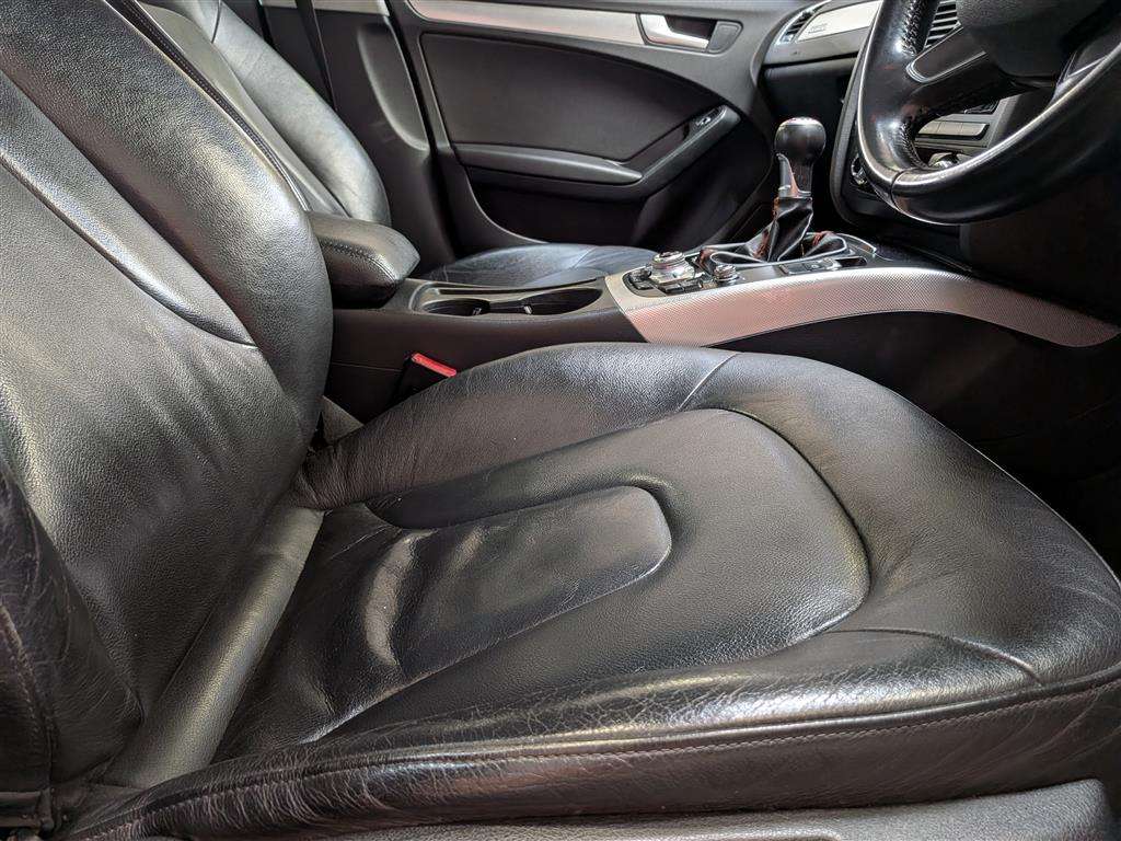 <p>2015 AUDI A4 TECHNIK TDI QUATTRO</p>