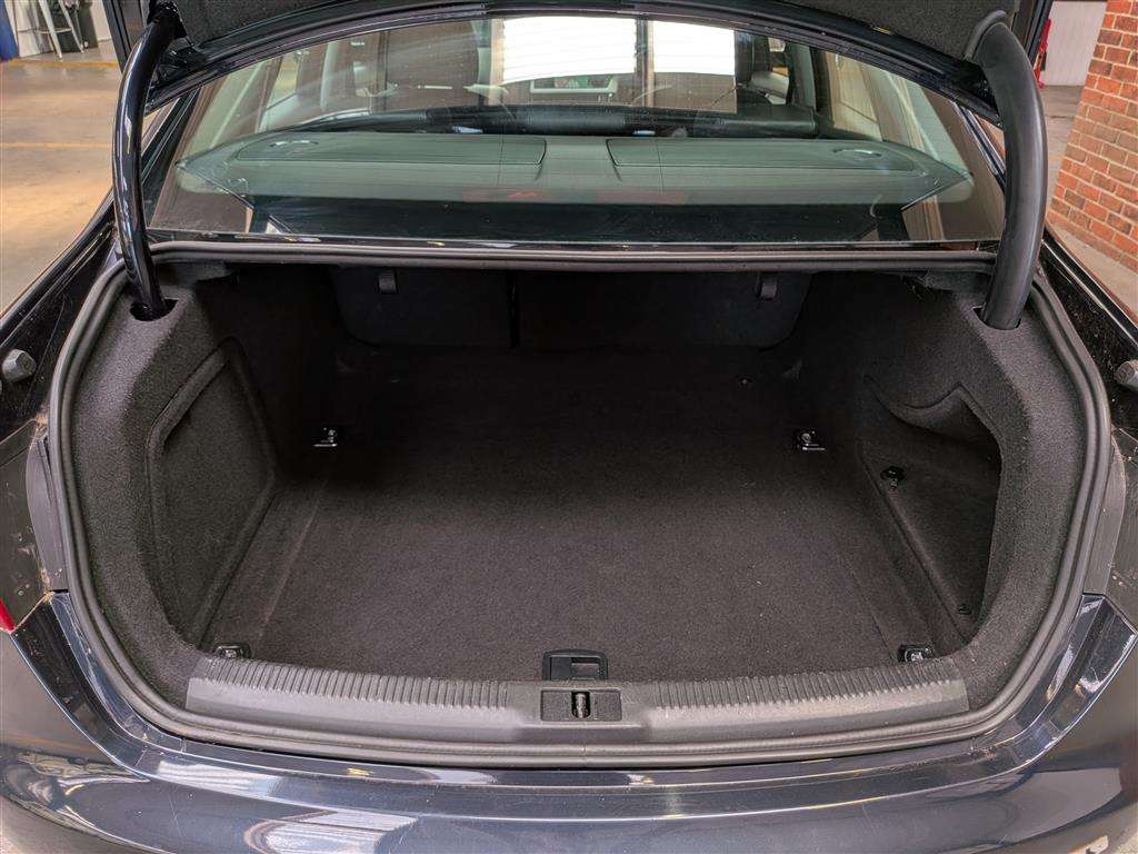<p>2015 AUDI A4 TECHNIK TDI QUATTRO</p>