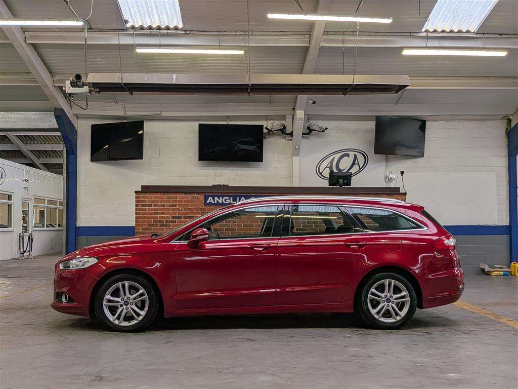 <p>2015 FORD MONDEO TITANIUM</p>