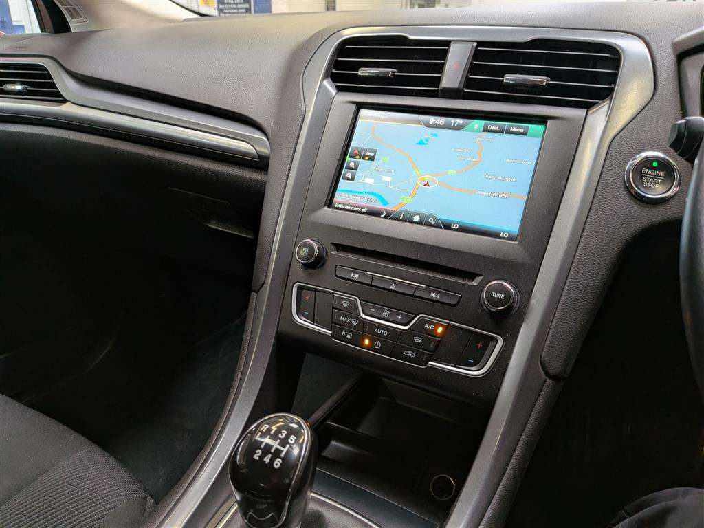 <p>2015 FORD MONDEO TITANIUM</p>