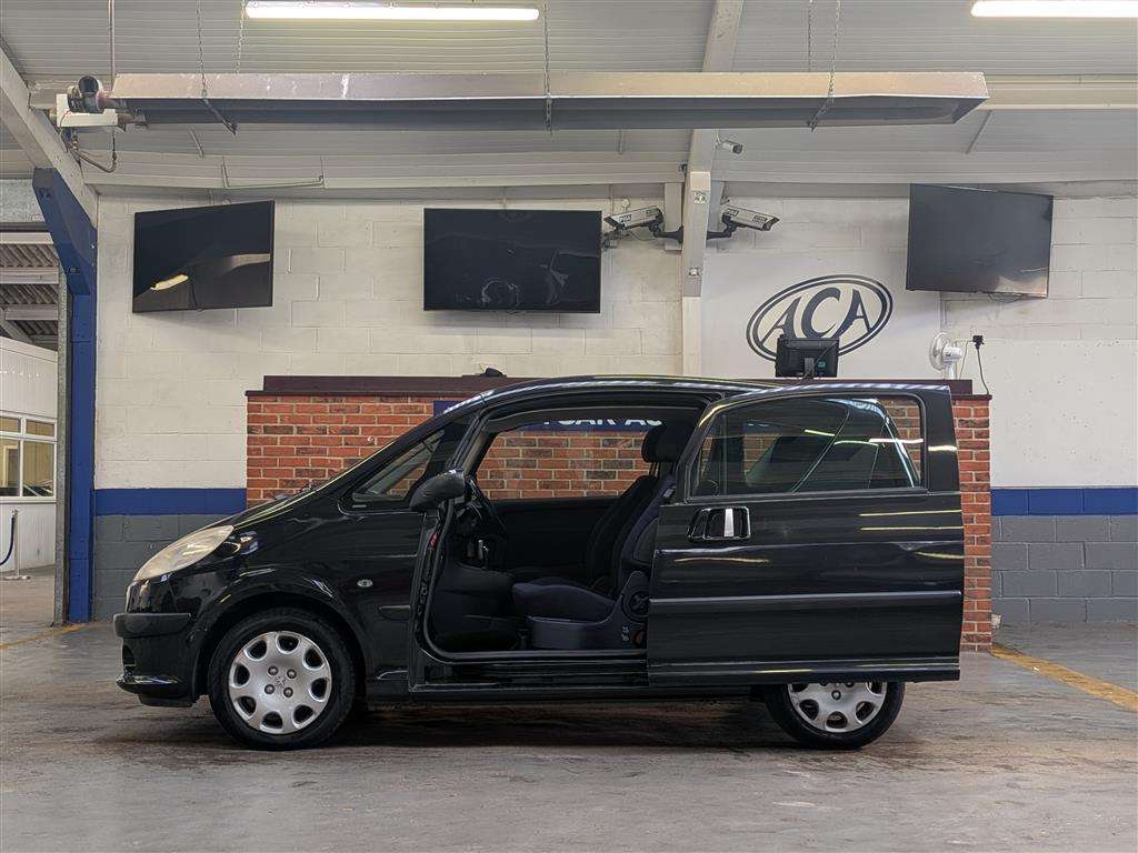 <p>2006 PEUGEOT 1007 DOLCE SEMI-AUTO</p>