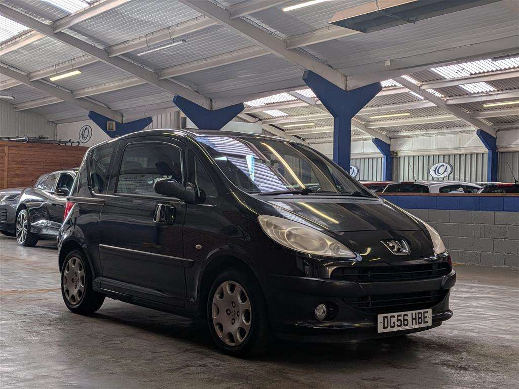 <p>2006 PEUGEOT 1007 DOLCE SEMI-AUTO</p>