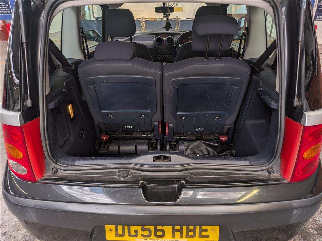 <p>2006 PEUGEOT 1007 DOLCE SEMI-AUTO</p>
