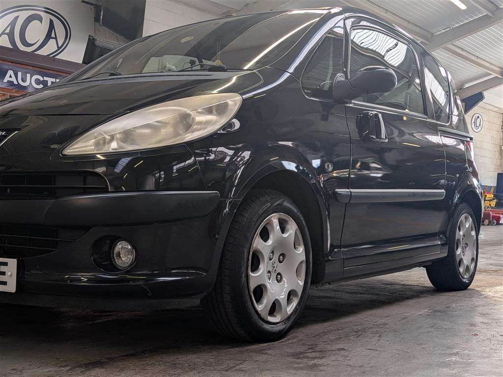 <p>2006 PEUGEOT 1007 DOLCE SEMI-AUTO</p>