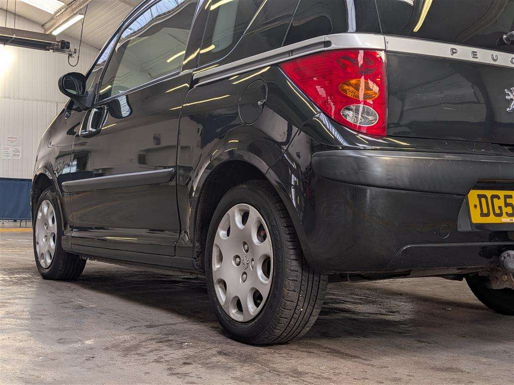 <p>2006 PEUGEOT 1007 DOLCE SEMI-AUTO</p>