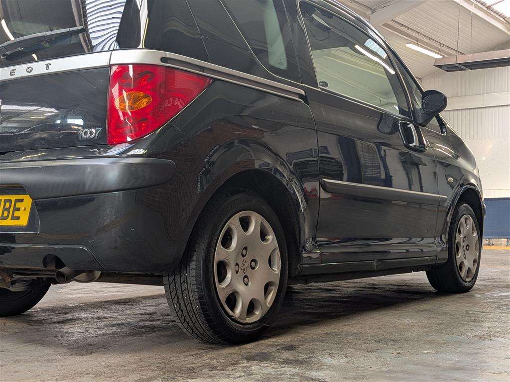 <p>2006 PEUGEOT 1007 DOLCE SEMI-AUTO</p>