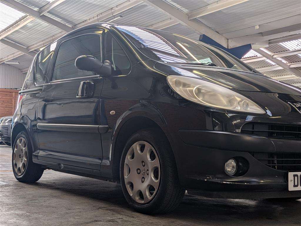 <p>2006 PEUGEOT 1007 DOLCE SEMI-AUTO</p>