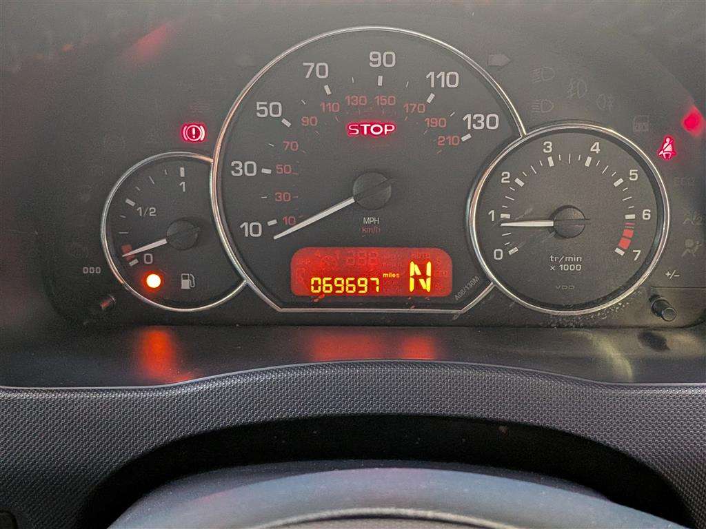 <p>2006 PEUGEOT 1007 DOLCE SEMI-AUTO</p>