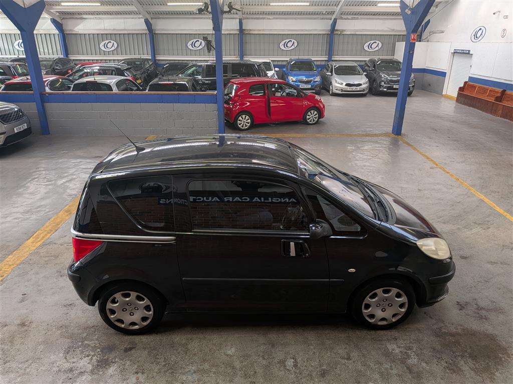 <p>2006 PEUGEOT 1007 DOLCE SEMI-AUTO</p>