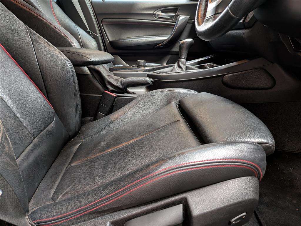 <p>2013 BMW 116D SPORT</p>
