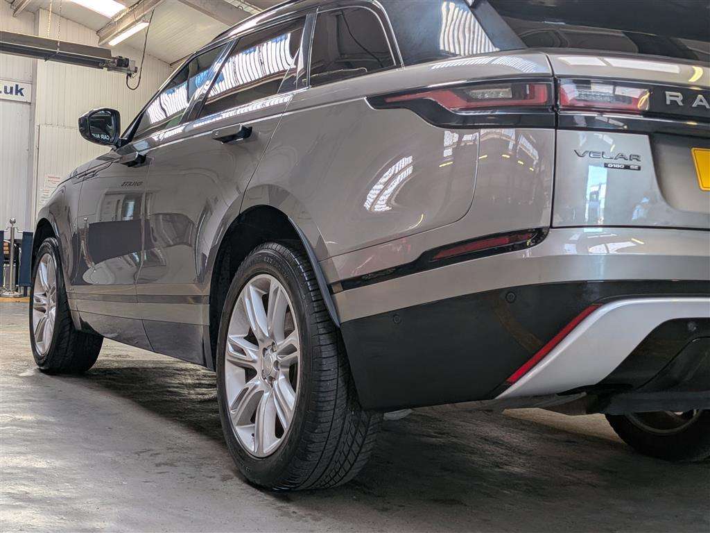 <p>2018 LAND ROVER R ROVER VELAR R-DYN SE D1</p>