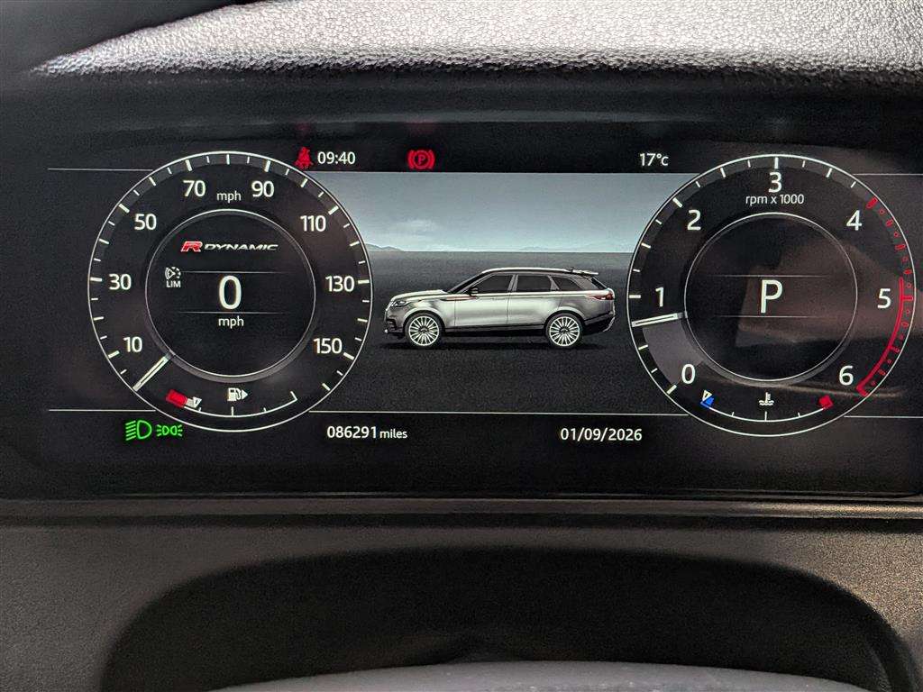 <p>2018 LAND ROVER R ROVER VELAR R-DYN SE D1</p>